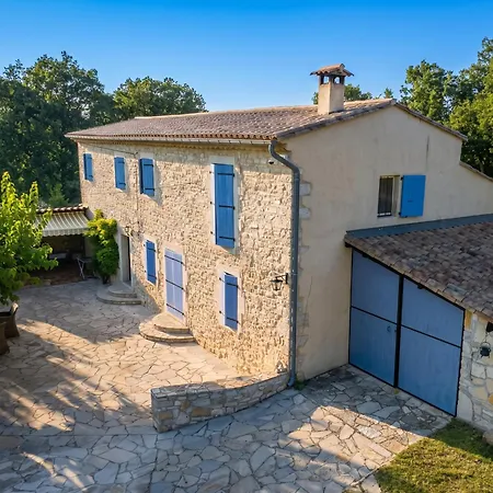 élégante à Méjannes-lès-alès Avec Piscine Privée Villa