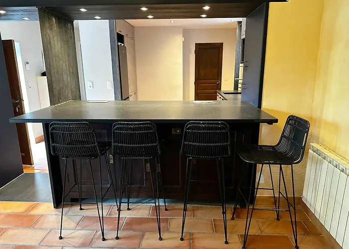 Elegante A Avec Piscine Privee